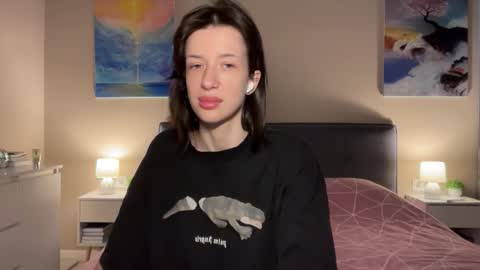 Snapshot of fairy_bloomix chatting on October 8, 2025, 5:49 am Bloom online show from October 8, 2025, 5:49 am