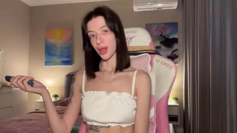 Snapshot of fairy_bloomix chatting on October 19, 2025, 7:53 am Bloom online show from October 19, 2025, 7:53 am