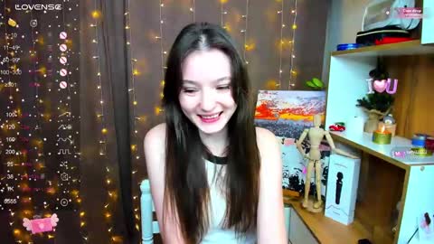 Kate online show from December 16, 2024, 12:49 pm