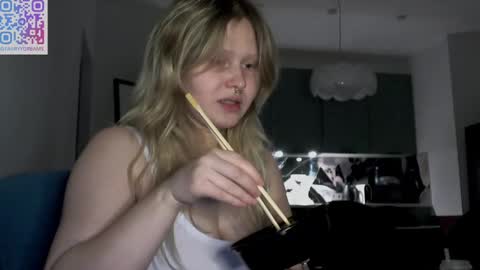 Snapshot of fairydreams_ chatting on February 12, 2025, 3:05 pm Arisha online show from February 12, 2025, 3:05 pm