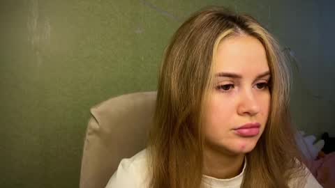 Ilona online show from April 6, 2026, 8:48 am