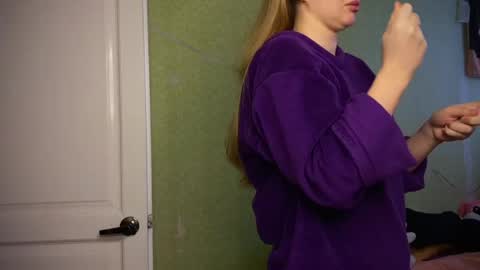 Ilona online show from April 19, 2026, 8:46 am