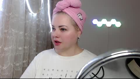 Snapshot of fairyjewell chatting on December 2, 2024, 5:37 pm Jewell online show from December 2, 2024, 5:37 pm