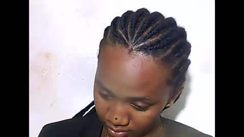 Snapshot of falielyse chatting on October 8, 2025, 8:28 pm falielyse online show from October 8, 2025, 8:28 pm