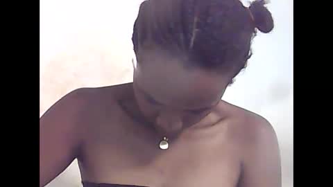 Snapshot of falielyse chatting on October 15, 2025, 11:21 am falielyse online show from October 15, 2025, 11:21 am