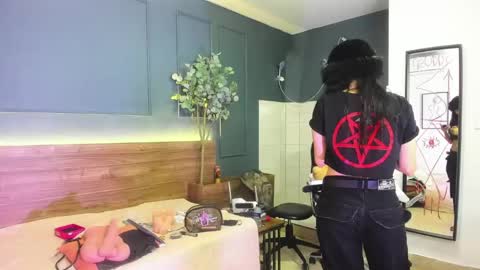 Megan    630  1330 -5 online show from April 15, 2026, 12:34 pm