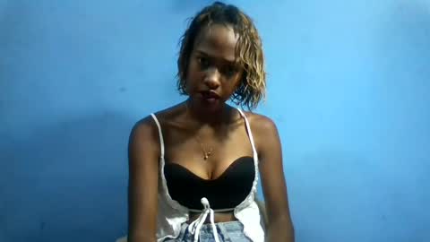 fallinah01 online show from June 14, 2026, 9:11 am