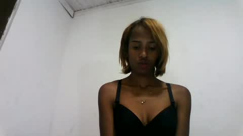 Snapshot of fallinah01 chatting on July 25, 2026, 4:26 pm fallinah01 online show from July 25, 2026, 4:26 pm