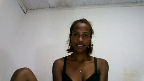 Snapshot of fallinah01 chatting on July 28, 2026, 12:48 pm fallinah01 online show from July 28, 2026, 12:48 pm