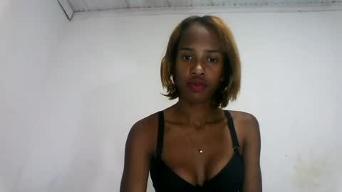 Snapshot of fallinah01 chatting on July 30, 2026, 5:12 pm fallinah01 online show from July 30, 2026, 5:12 pm