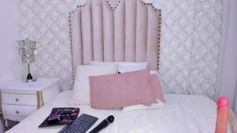 fallon_grey online show from December 15, 2025, 8:24 pm