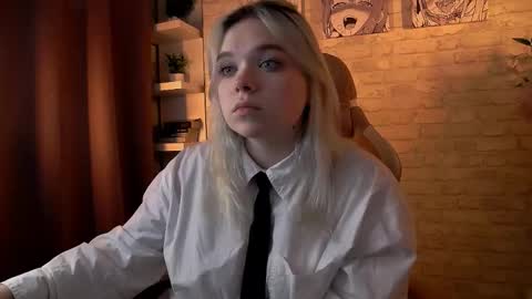 Bella online show from November 26, 2025, 2:18 pm