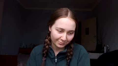 Snapshot of fanniepeacemaker chatting on May 13, 2026, 6:44 am Sara online show from May 13, 2026, 6:44 am