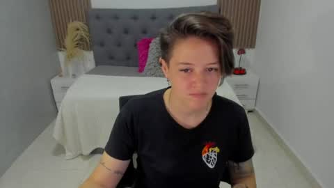 Snapshot of fanny_18 chatting on June 15, 2026, 1:24 pm FANNY online show from June 15, 2026, 1:24 pm