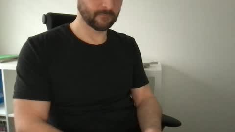 Snapshot of fantacyland chatting on December 2, 2024, 1:02 pm Alex online show from December 2, 2024, 1:02 pm