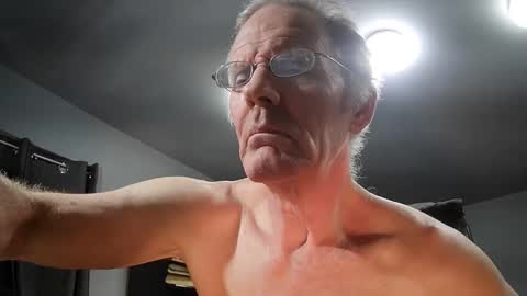 fantasyresort online show from December 27, 2024, 4:26 am