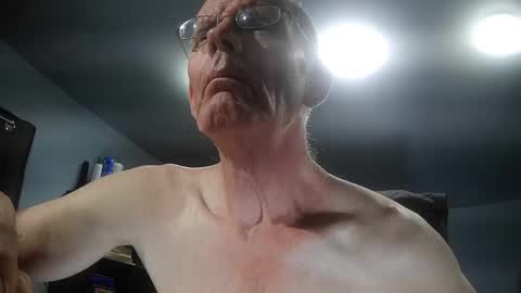 fantasyresort online show from October 8, 2025, 3:04 am