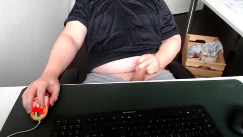 Cardi online show from November 15, 2025, 10:23 am