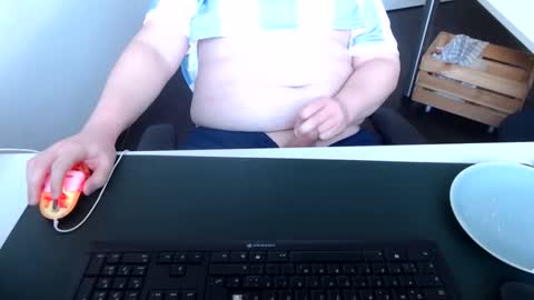 Cardi online show from November 23, 2025, 11:21 am