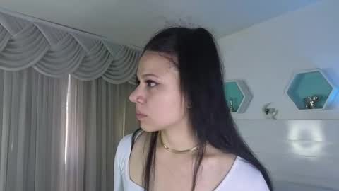 Farah online show from November 7, 2025, 12:05 pm