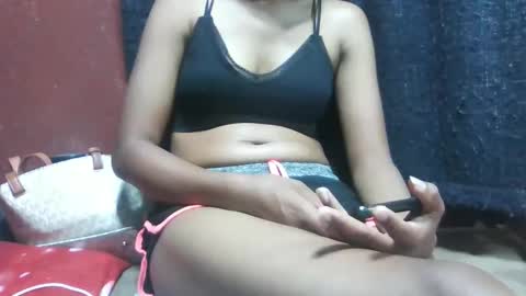 farantsaaly1 online show from November 3, 2025, 4:25 am