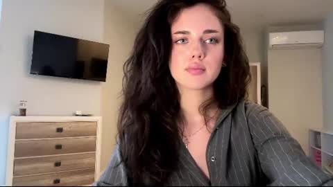 Snapshot of farrahburde chatting on June 27, 2026, 12:22 pm Mia online show from June 27, 2026, 12:22 pm