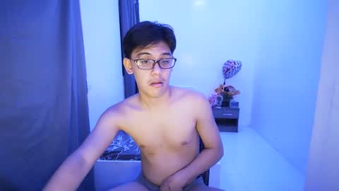 Snapshot of fastfucker_22 chatting on March 9, 2025, 4:33 pm fastfucker_22 online show from March 9, 2025, 4:33 pm