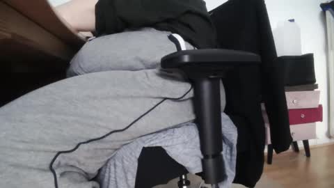 Snapshot of fat_bubble chatting on February 16, 2025, 3:27 pm Fat Bernd online show from February 16, 2025, 3:27 pm