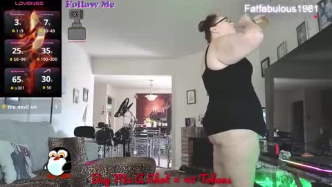 Snapshot of fat_fabulous1981 chatting on September 19, 2025, 12:12 am Sarah online show from September 19, 2025, 12:12 am