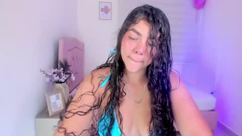 Zoe online show from June 15, 2026, 8:44 pm
