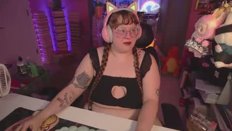 Snapshot of fatveronica chatting on June 24, 2026, 3:05 am FatVeronica online show from June 24, 2026, 3:05 am