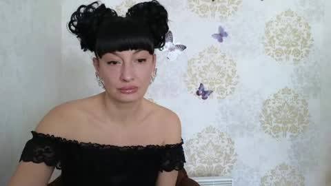 favorite_angel online show from April 17, 2026, 10:18 am