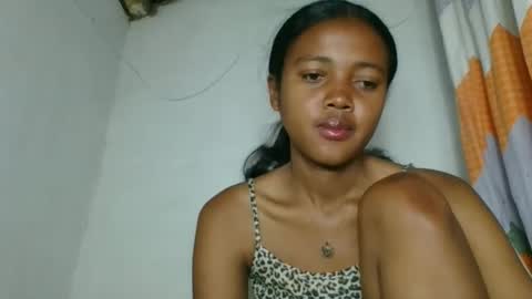 fayence09 online show from November 3, 2025, 12:57 am