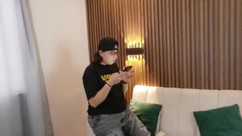 Snapshot of feelina_firesoul chatting on February 4, 2026, 6:03 pm Feelena online show from February 4, 2026, 6:03 pm