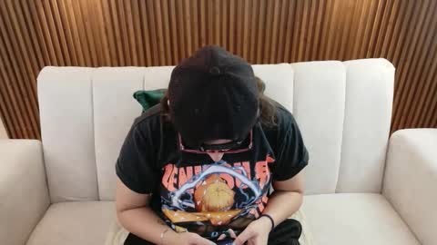 Snapshot of feelina_firesoul chatting on February 17, 2026, 4:46 pm Feelena online show from February 17, 2026, 4:46 pm