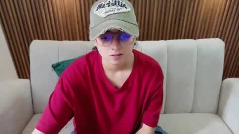 Feelena online show from June 9, 2026, 2:28 pm