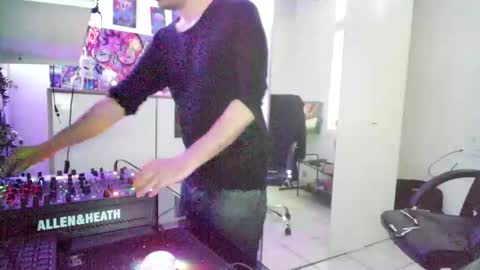 m0rty online show from May 13, 2026, 2:03 pm