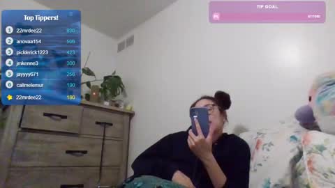 Soley online show from February 9, 2025, 1:55 am