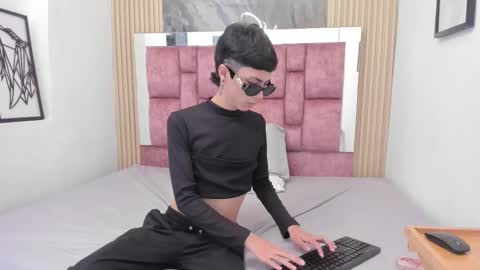 Snapshot of felipe_jones chatting on January 24, 2025, 7:39 pm FELIPE online show from January 24, 2025, 7:39 pm