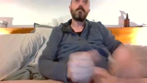 felipesmg2 online show from May 15, 2026, 3:19 pm