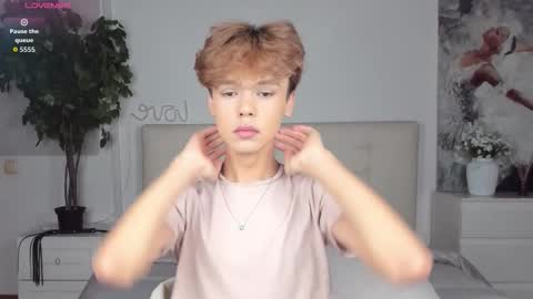 Felix online show from September 27, 2025, 5:51 pm