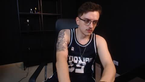 Snapshot of felixstark chatting on June 19, 2026, 4:50 am FelixStark online show from June 19, 2026, 4:50 am