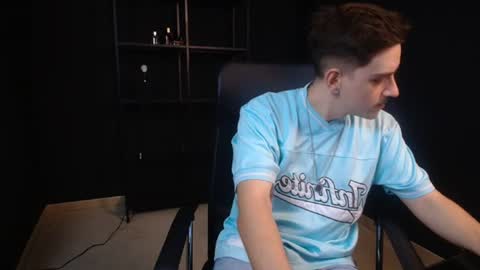 Snapshot of felixstark chatting on July 1, 2026, 4:58 am FelixStark online show from July 1, 2026, 4:58 am