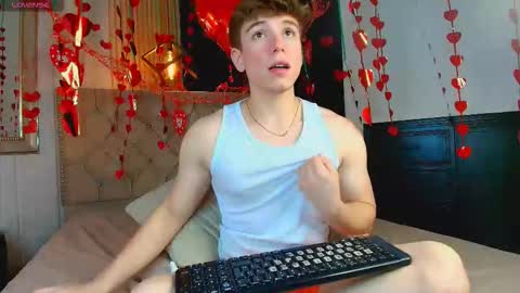 Snapshot of femboy_max chatting on September 15, 2025, 12:38 pm Femboy Max online show from September 15, 2025, 12:38 pm