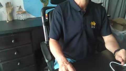 femdomsubby online show from December 14, 2025, 3:23 am