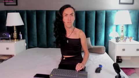 Snapshot of fenix_karoll chatting on January 8, 2025, 7:03 am Karol online show from January 8, 2025, 7:03 am