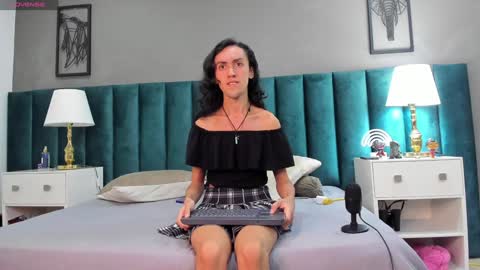 Snapshot of fenix_karoll chatting on February 6, 2025, 4:10 am Karol online show from February 6, 2025, 4:10 am