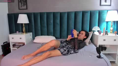 Snapshot of fenix_karoll chatting on March 7, 2025, 11:18 am Karol online show from March 7, 2025, 11:18 am