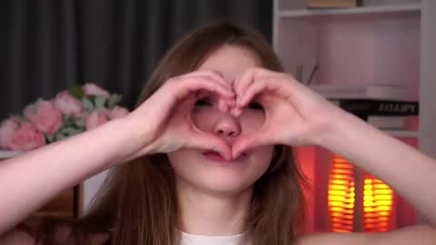 Serenellayou can call me...Kisi kisi meow meow online show from November 9, 2025, 8:01 am