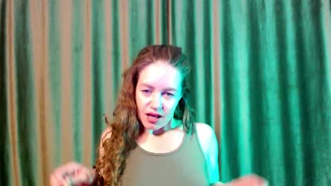 Snapshot of fern_lust chatting on April 30, 2026, 2:45 pm fern_lust online show from April 30, 2026, 2:45 pm